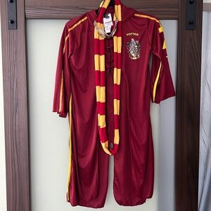 Harry Potter Quidditch kids costume. One size fits all includes scarf & goggles